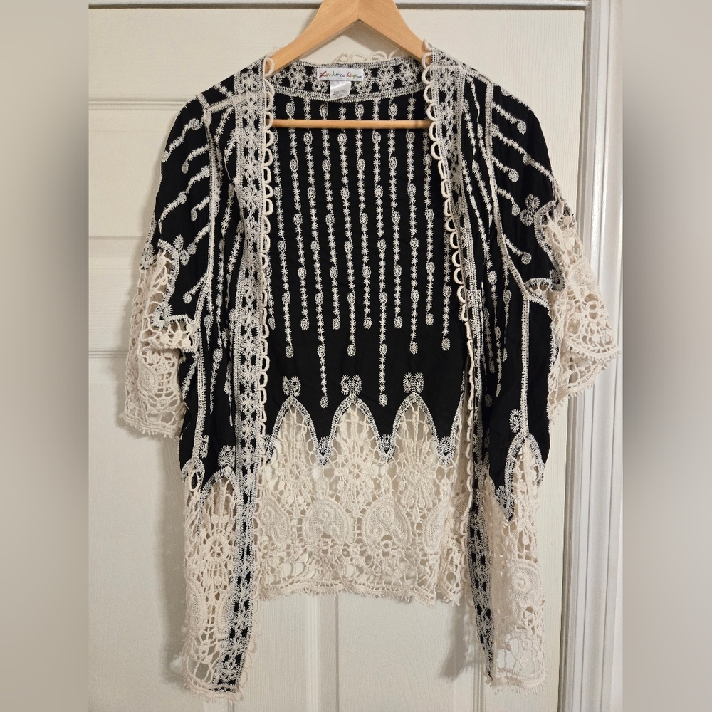 Handmade Lace Trimmed Black & Cream Open Front Kimono